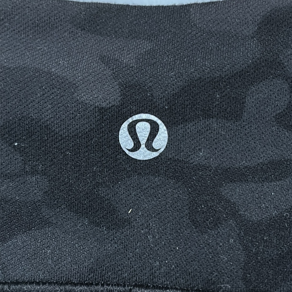 Lululemon Size 4 Wunder Under Crop - Picture 6 of 7